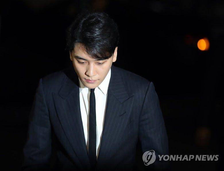 Seungri terlibat skandal seks kontroversial Burning Sun pada tahun 2019 (koreaboo.com)