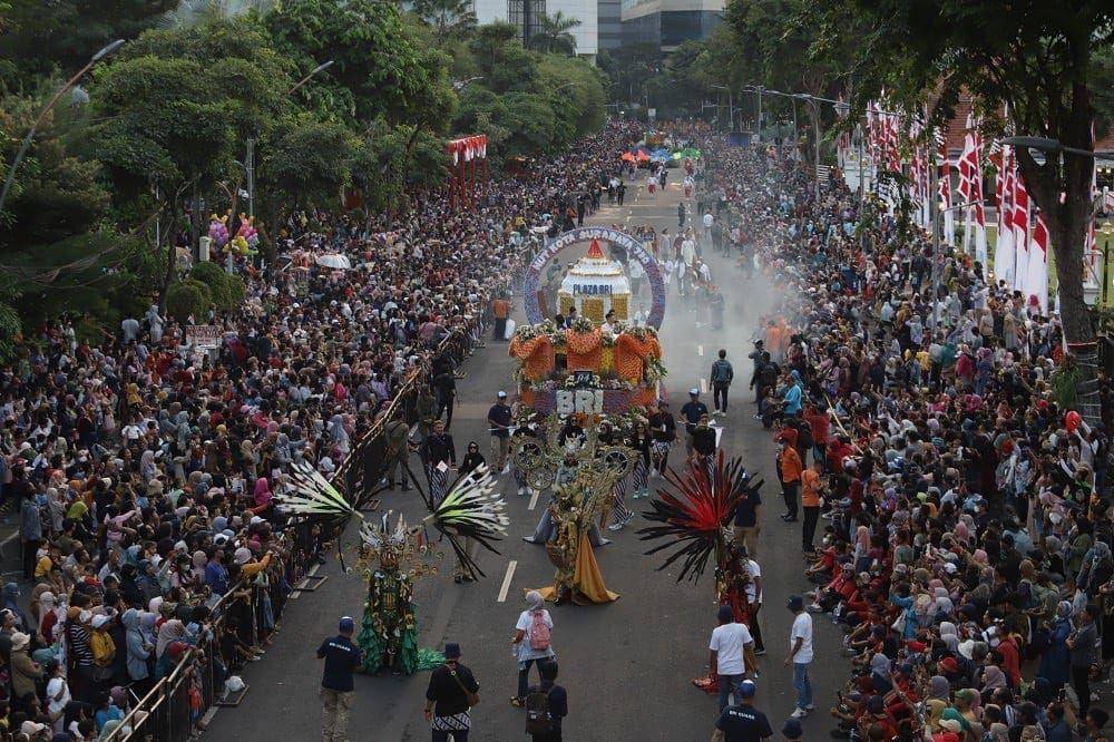 Parade Mobil Hias dan Pawai Budaya ‘Surabaya Vaganza’. (Dok. Diskominfo Kota Surabaya)