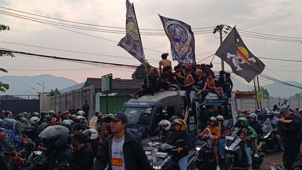 Final Persib vs Madura United, Bobotoh Padati Stadion Jalak Harupat