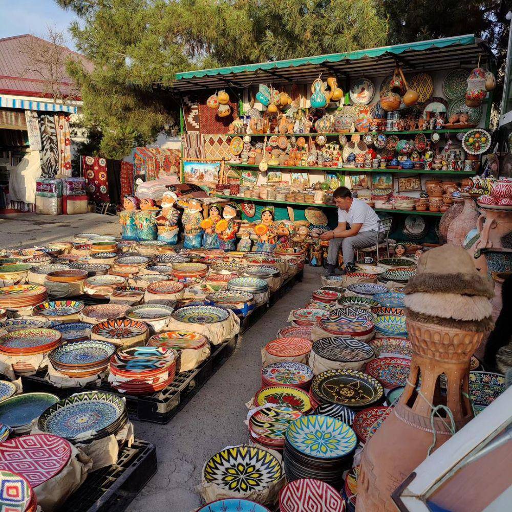 Suvenir Chorsu Bazaar Tashkent (Instagram.com/faisalmahmud06)