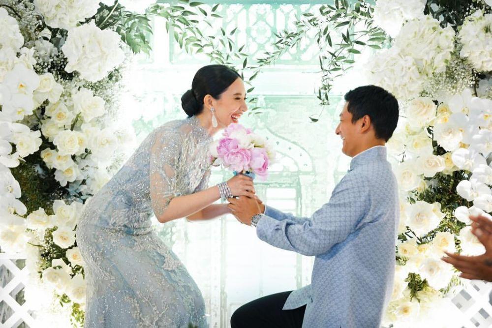 7 Dekorasi Lamaran Rio Haryanto, Segar Bernuansa Hijau dan Putih