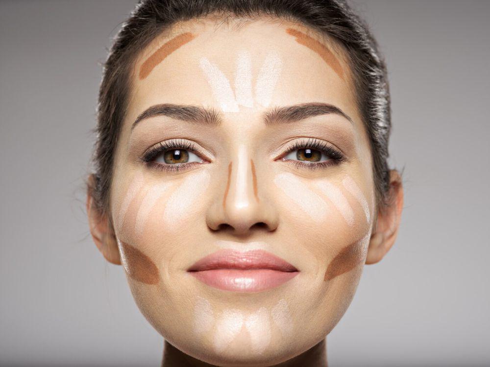 5 Tips Aplikasi Contour untuk Wajah Lebar, Fokus Area Tertentu Saja!