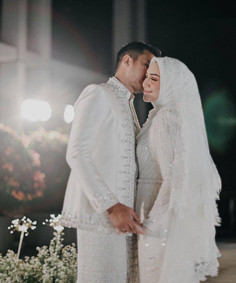 potret pernikahan Melody Prima dan Ilham Prawira (Instagram.com/aji_dhens)