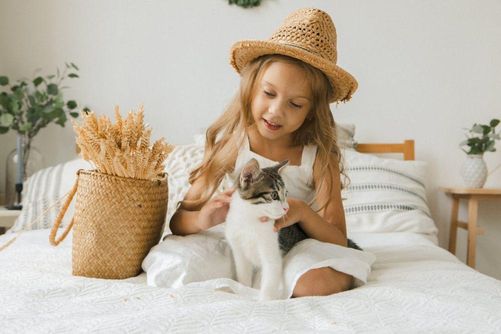 5 Zodiak Ajak Anak Interaksi dengan Hewan, Jadi Lebih Berani!