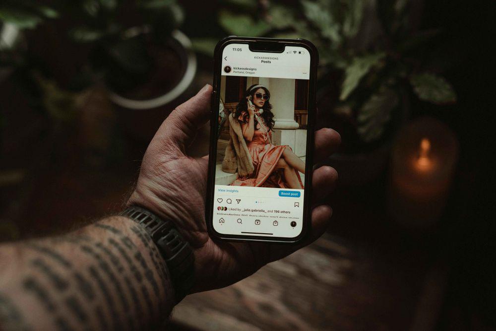 5 Tips Cari Teman di Era Digital Tanpa Berkorban Finansial dan Mental