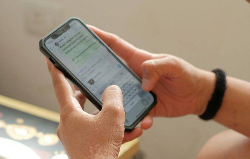 ilustrasi menggunakan aplikasi WhatsApp (unsplash.com/Ravi Sharma)