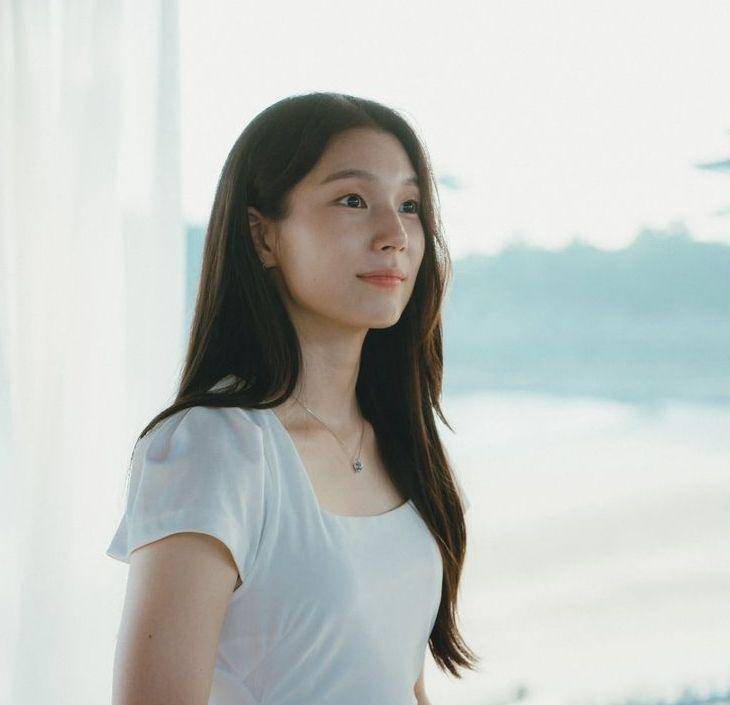 Han Dong Hee (instagram.com/noon_company)