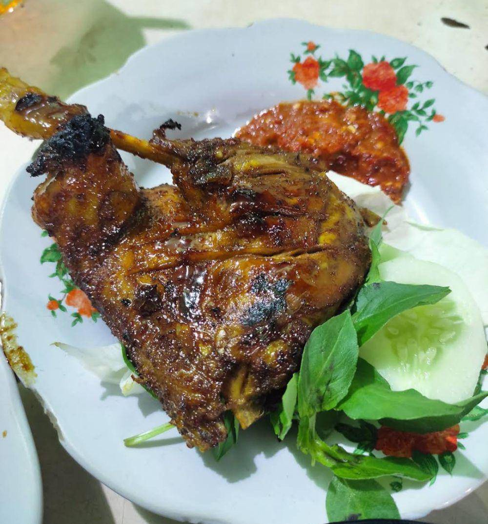 Ayam Bakar dan Penyet Mas Ilham (google.com/maps/Ivi Ayu Prasetya)