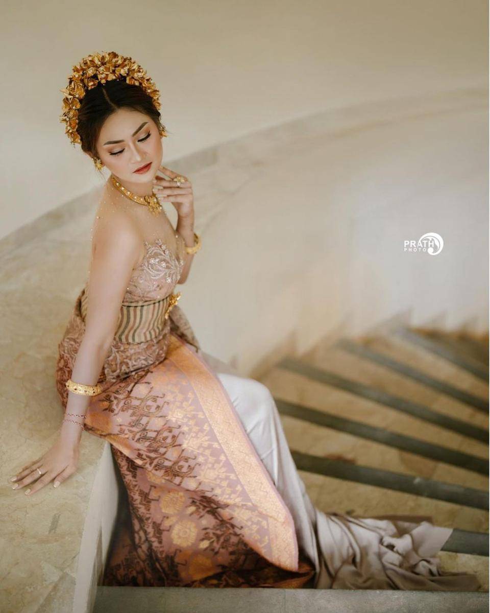 gaya kebaya ala Nindy Pricilia (instagram.com/nindypricilia)