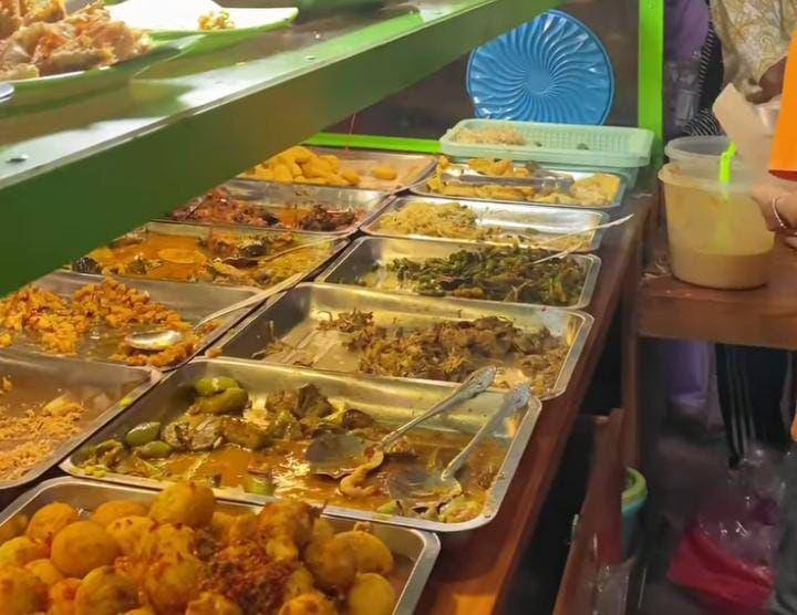 Pecel Nganjuk Bu Hot (Instagram/kulinercekjembere)