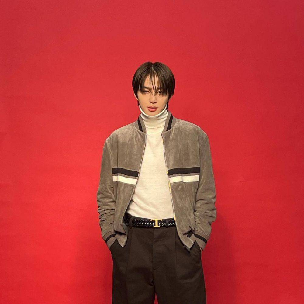 gaya fashion smart casual Jungwoo NCT (instagram.com/sugaringcandy)