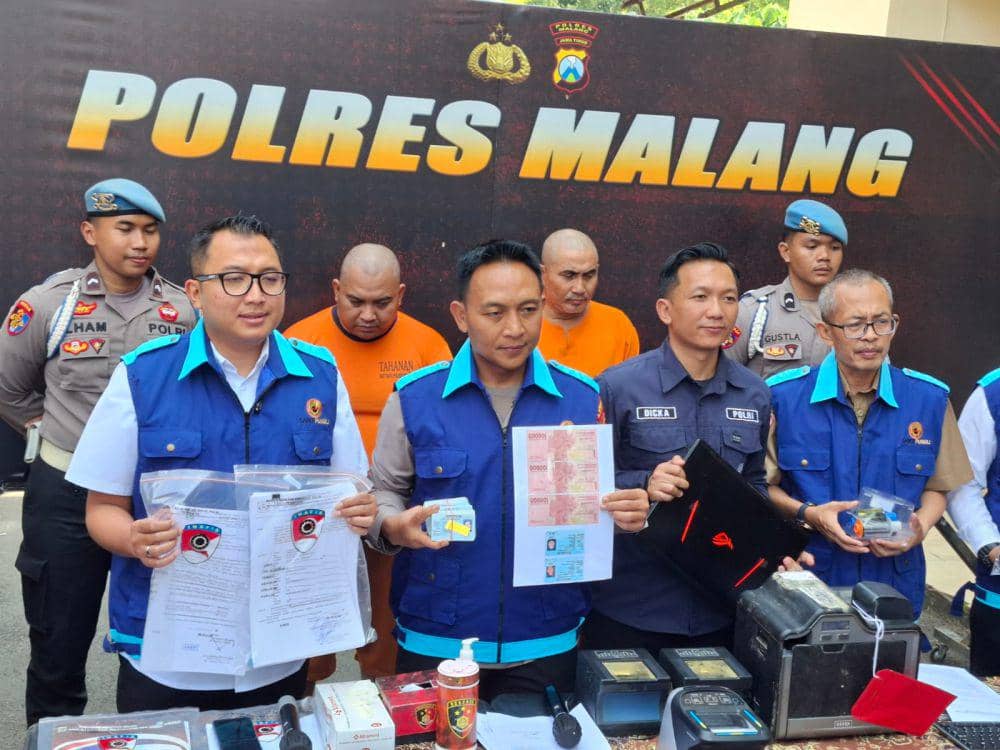 Konferensi pers kasus pungli E-KTP di Kabupaten Malang. (IDN Times/Rizal Adhi Pratama)
