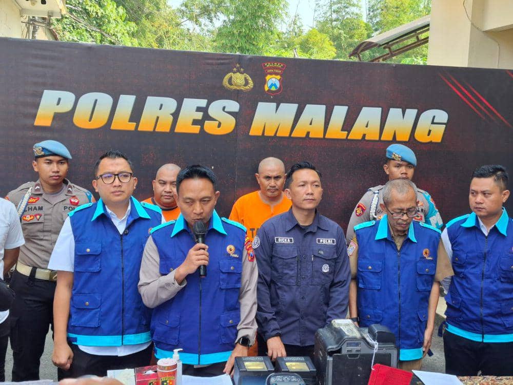 Konferensi pers kasus pungli E-KTP di Kabupaten Malang. (IDN Times/Rizal Adhi Pratama)