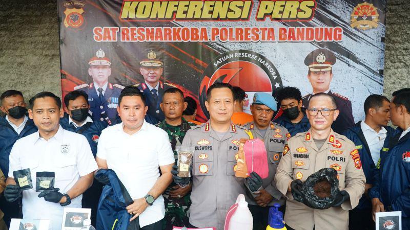 Dua Orang di Nagreg Diringus Usai Produksi Tembakau Sintesis