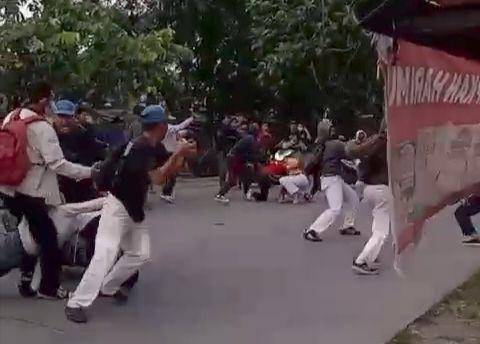 Tawuran pelajar terjadi di Bekasi. (Istimewa)
