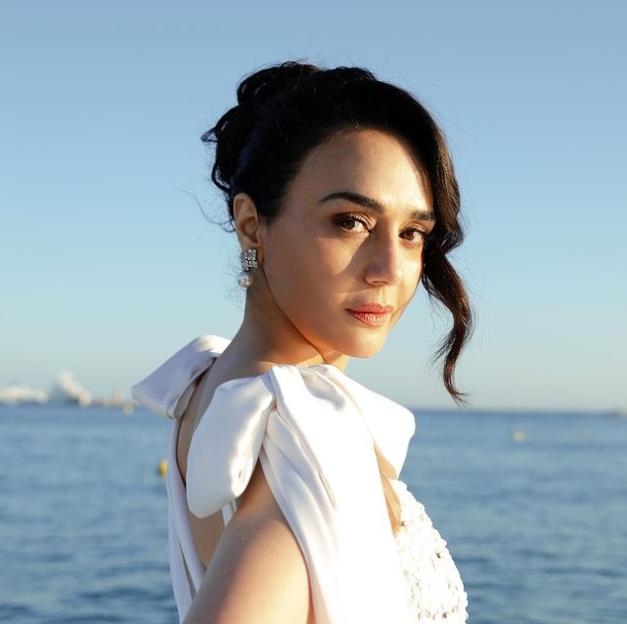 9 Potret Preity Zinta di Festival Film Cannes, Dipuji Tak Menua