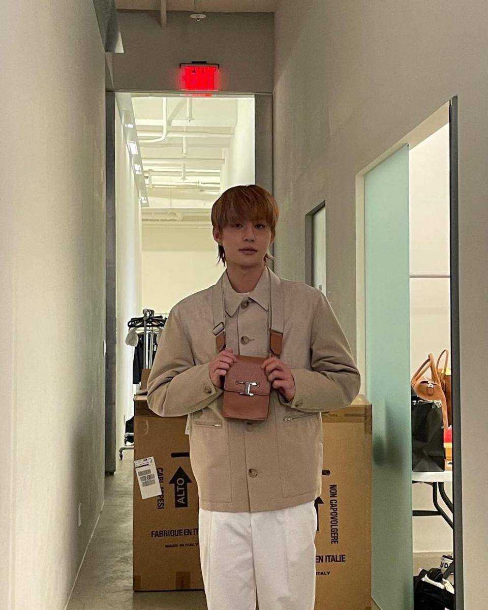 gaya fashion smart casual Jungwoo NCT (instagram.com/sugaringcandy)