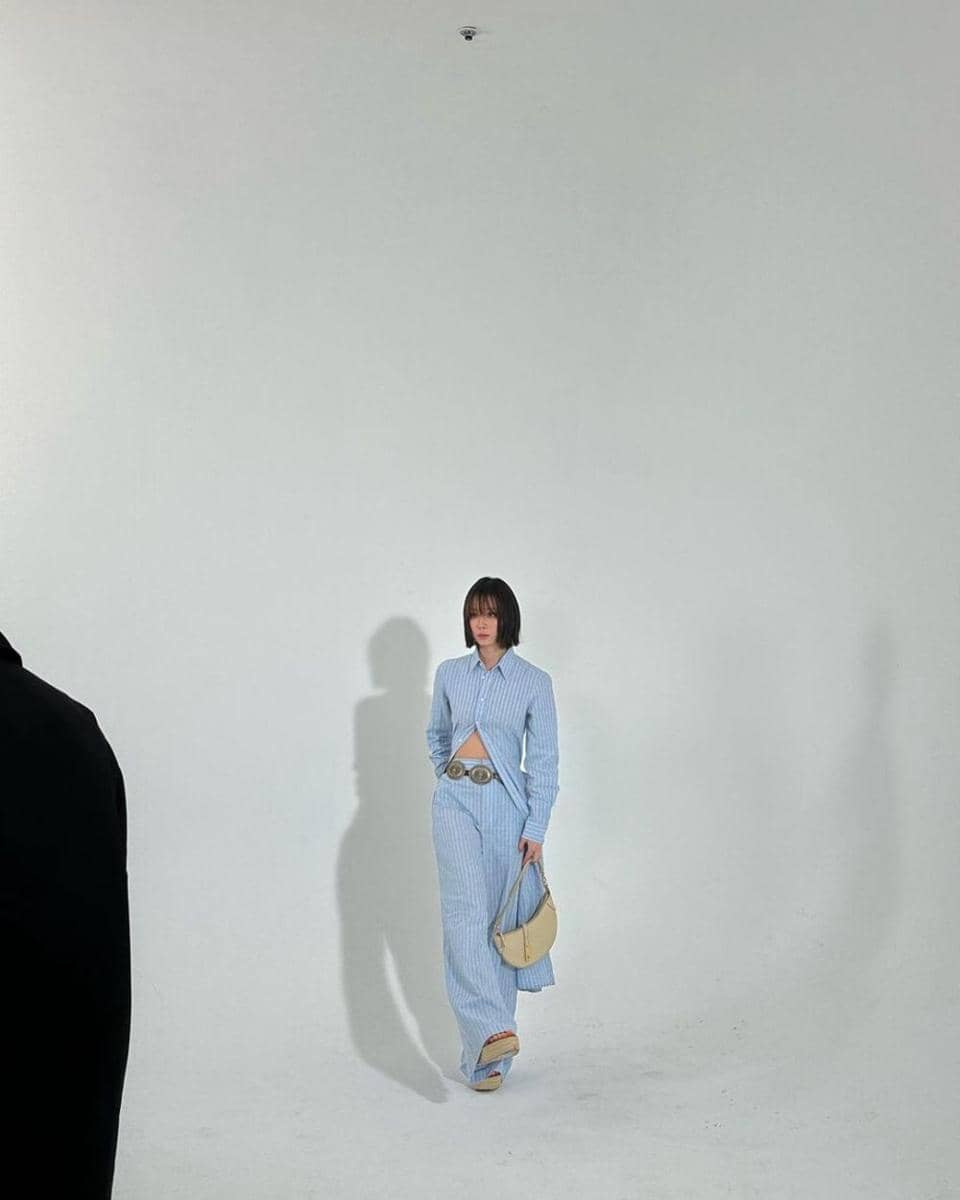 ide mix and match kemeja ala Winter aespa (instagram.com/aespa_official)
