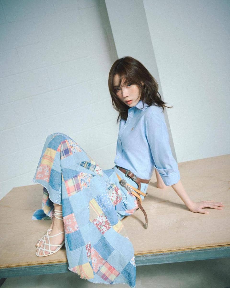 ide mix and match kemeja ala Winter aespa (instagram.com/aespa_official)