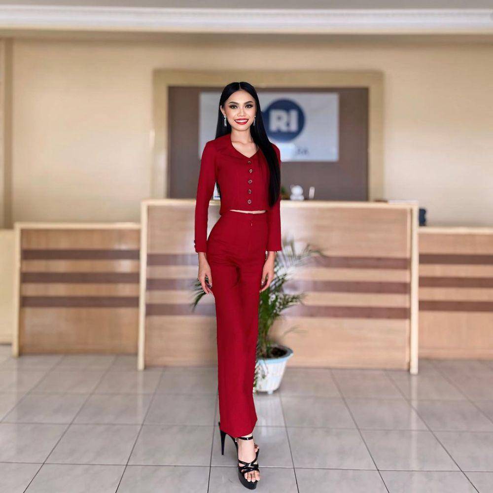 gaya outfit Olivia Stevanie (instagram.com/oliviajstevanie)