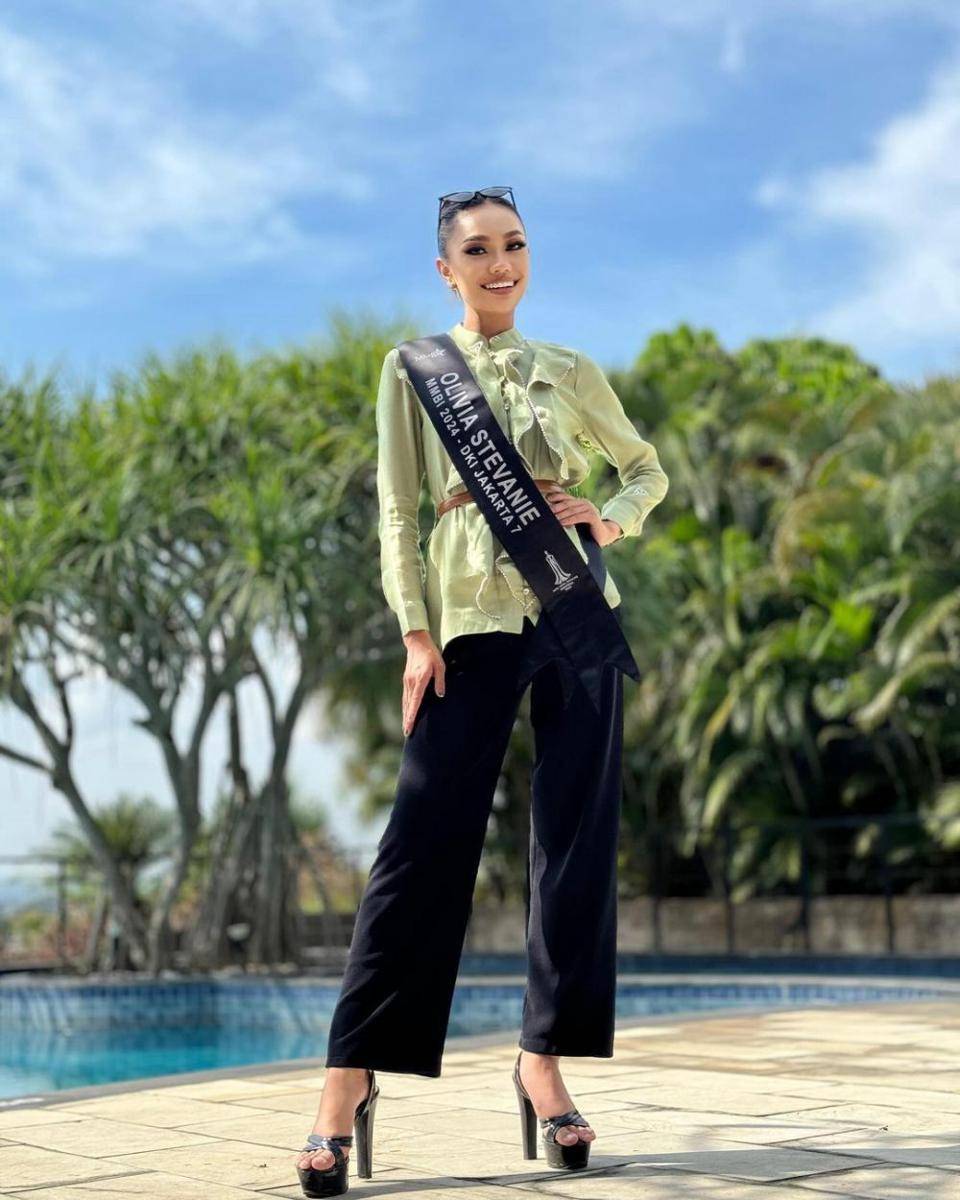 gaya outfit Olivia Stevanie (instagram.com/oliviajstevanie)