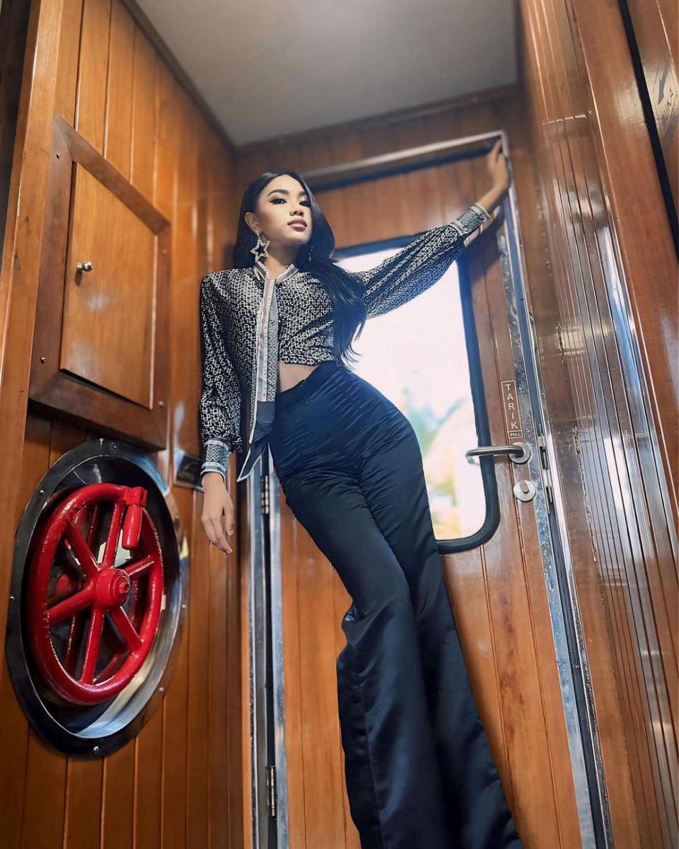 gaya outfit Olivia Stevanie (instagram.com/oliviajstevanie)