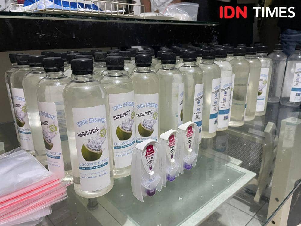 Puluhan botol sabu cair yang diamankan Ditresnarkoba Polda Kepri (IDN Times/Putra Gema Pamungkas)