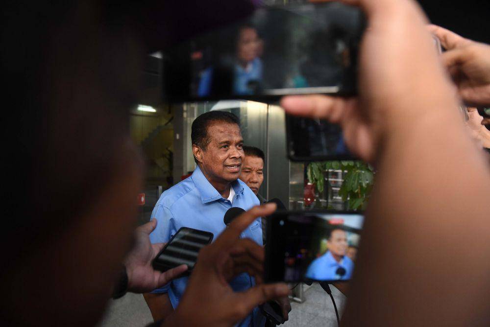 Politisi Partai Golkar Fuad Hasan Masyhur menjalani pemeriksaan di Gedung Merah Putih KPK, Jakarta, Senin (27/5/2024). (ANTARA FOTO/Indrianto Eko Suwarso)