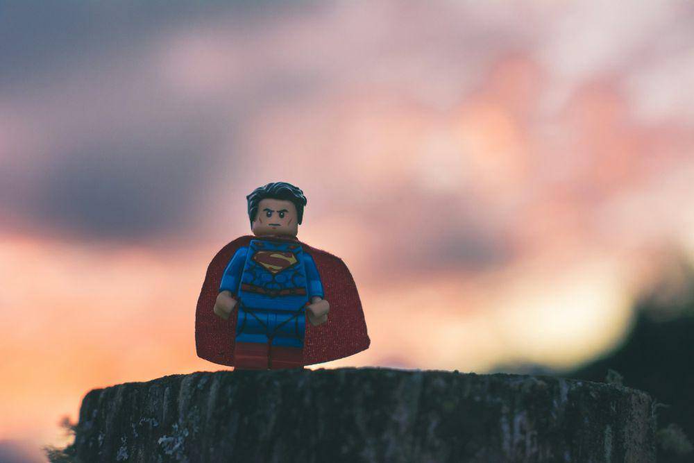 ilustrasi pahlawan (unsplash.com/Esteban López)