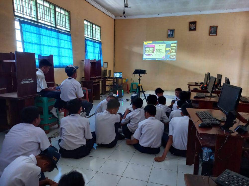 Ribuan Siswa SMP Cilacap Nobar Pendidikan Karakter Gen Z