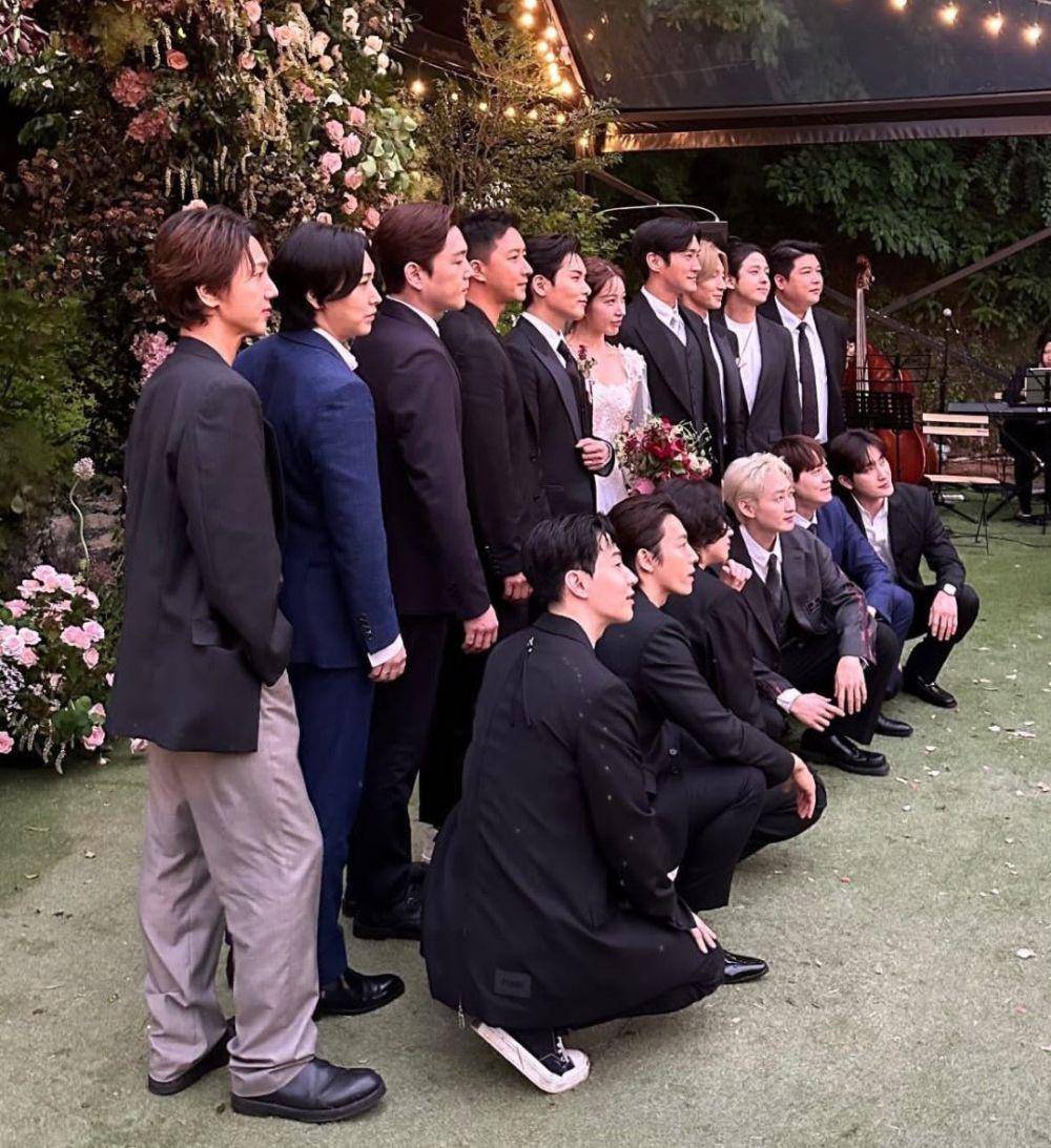 Super Junior OT15 di pernikahan Ryeowook (twitter.com/itsxelf_)