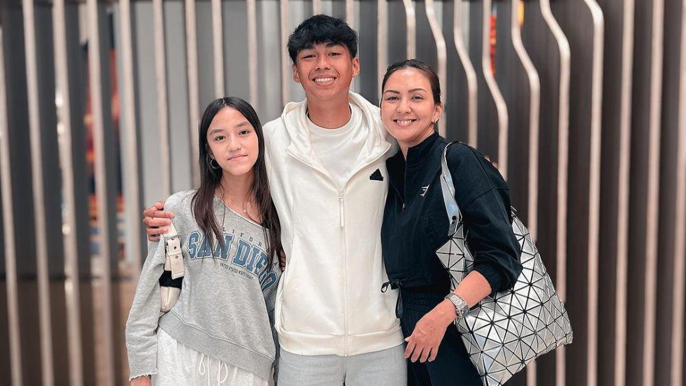 9 Momen Donna Agnesia di Jogja, Jenguk Anak yang Latihan Bareng Timnas