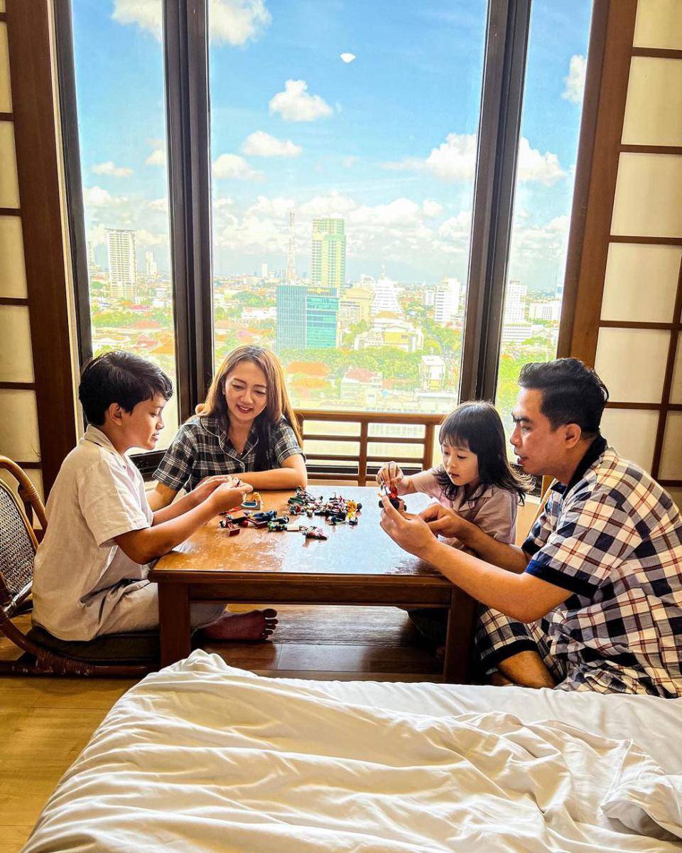 Saah satu tipe kamar di Hotel Garden Palace Surabaya dengan city view. Instagram/gardenpalacehotel