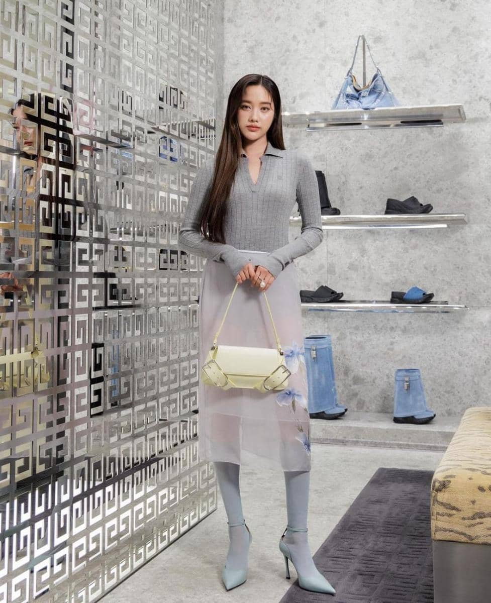 Freen Sarocha (instagram.com/srchafreen)