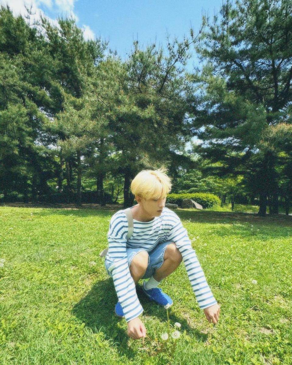 Dokyeom Seventeen (instagram.com/dk_is_dokyeom)
