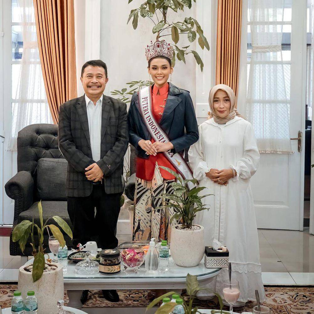 Potret Homecoming Puteri Indonesia 2024 Harashta Haifa ke Garut (Instagram.com/officialputeriindonesia)