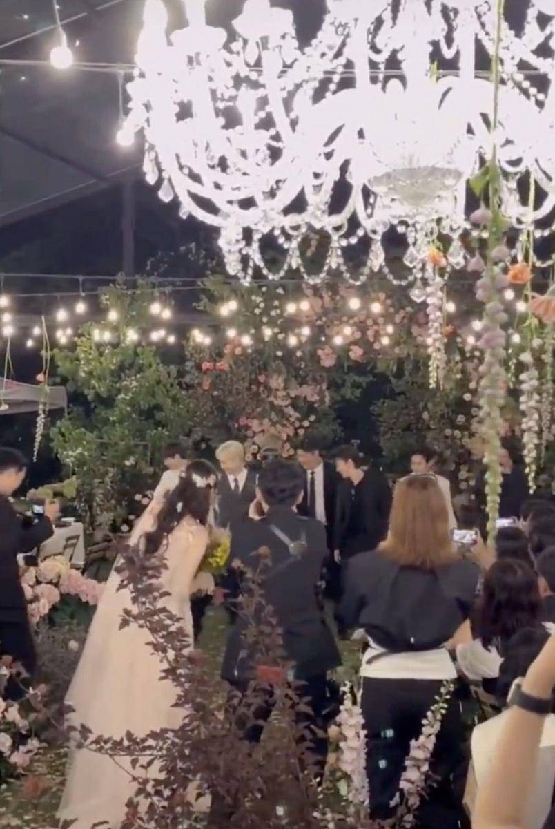 potret Super Junior di pernikahan Ari TAHITI dan Ryeowook (twitter.com/forYJJDHES)