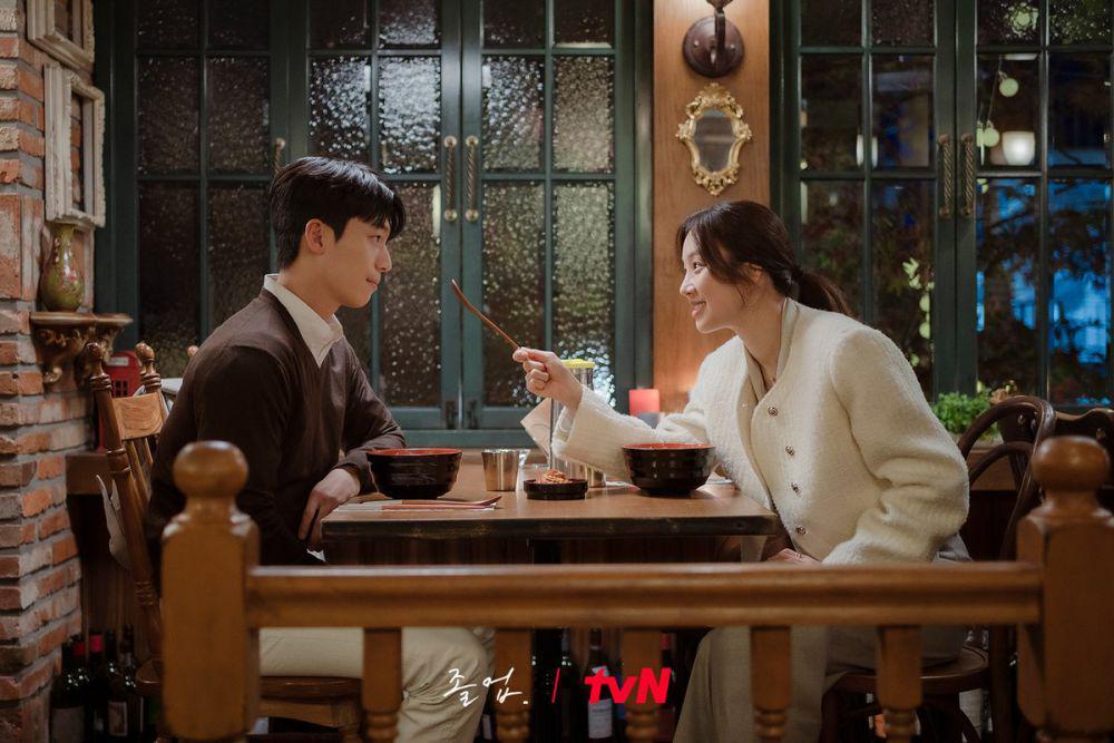 Rintangan Cinta Hye Jin-Jun Ho di The Midnight Romance in Hagwon