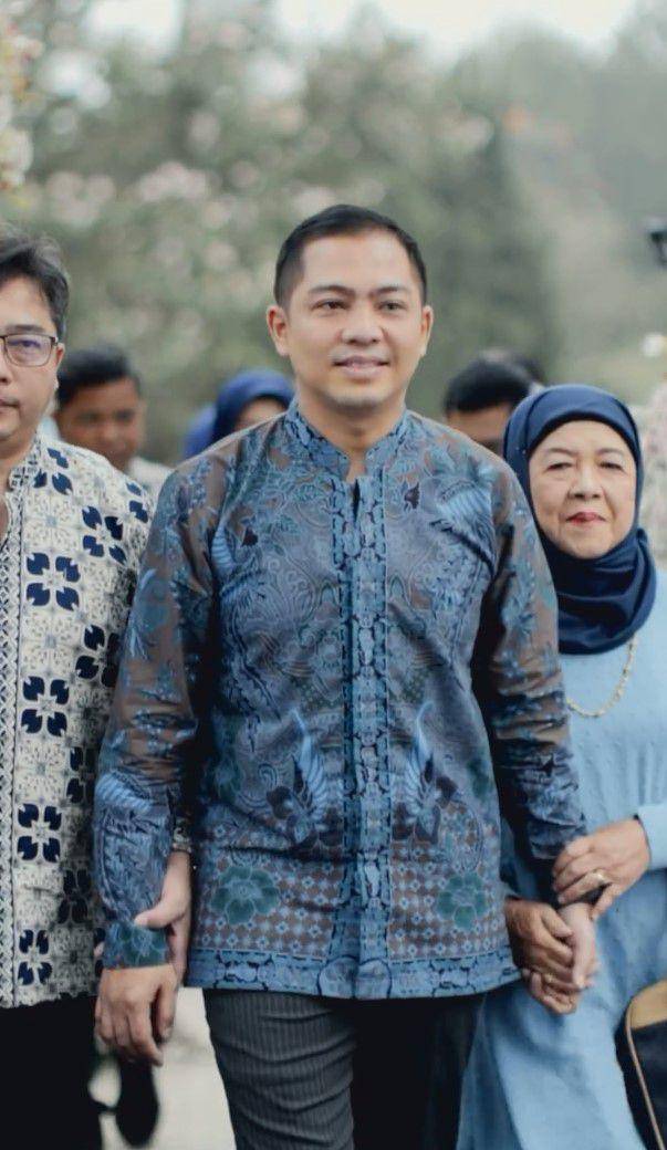 potret lamaran Ade Govinda (instagram.com/ade_govinda)