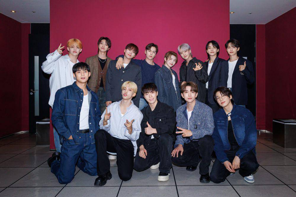SEVENTEEN (twitter.com/pledis_17)