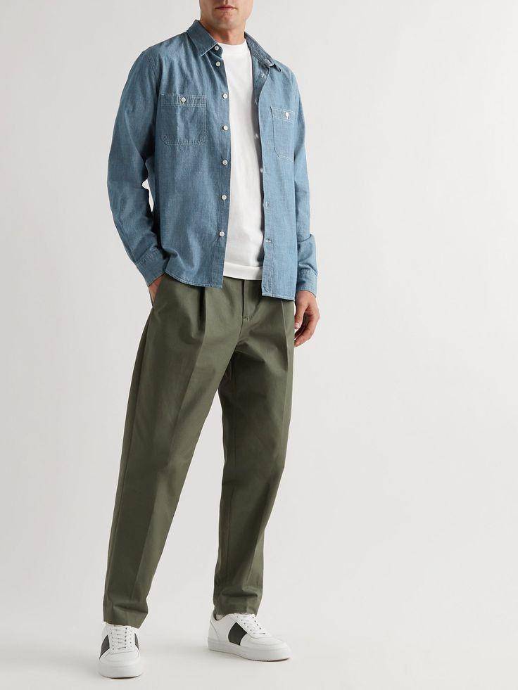 ilustrasi pria mengenakan denim dengan celana hijau army (Pinterest/MR PORTER)