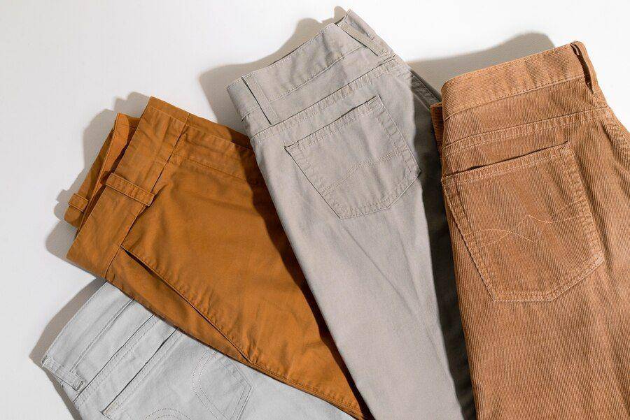 ilustrasi celana pria warna earth tone (Freepik.com/Freepik)