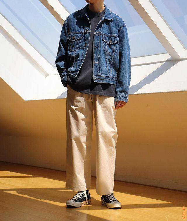 ilustrasi pria dengan denim dan celana cream (Pinterest/LIL HUMBLE)