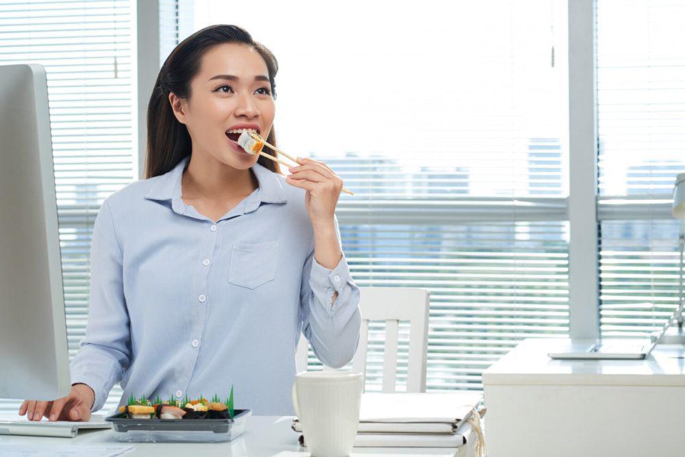 5 Tips Menjaga Pola Makan Seimbang bagi Pekerja Kantoran yang Sibuk