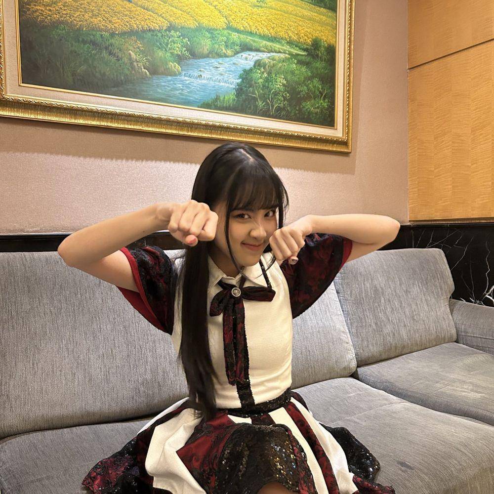 Ella JKT48 (twitter.com/AM_EllaJKT48)