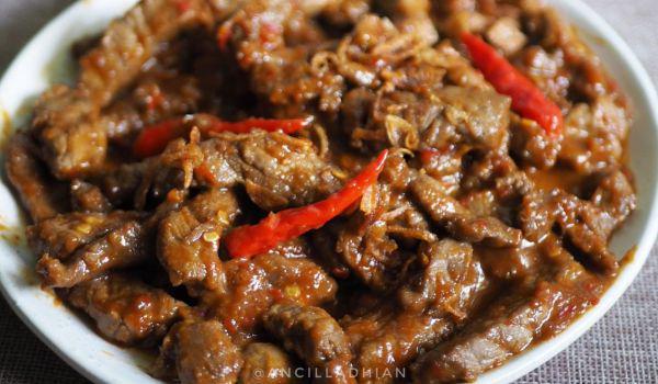 Resep Oseng Daging Sapi Cabai Merah, Menu Favorit Andalan Keluarga  
