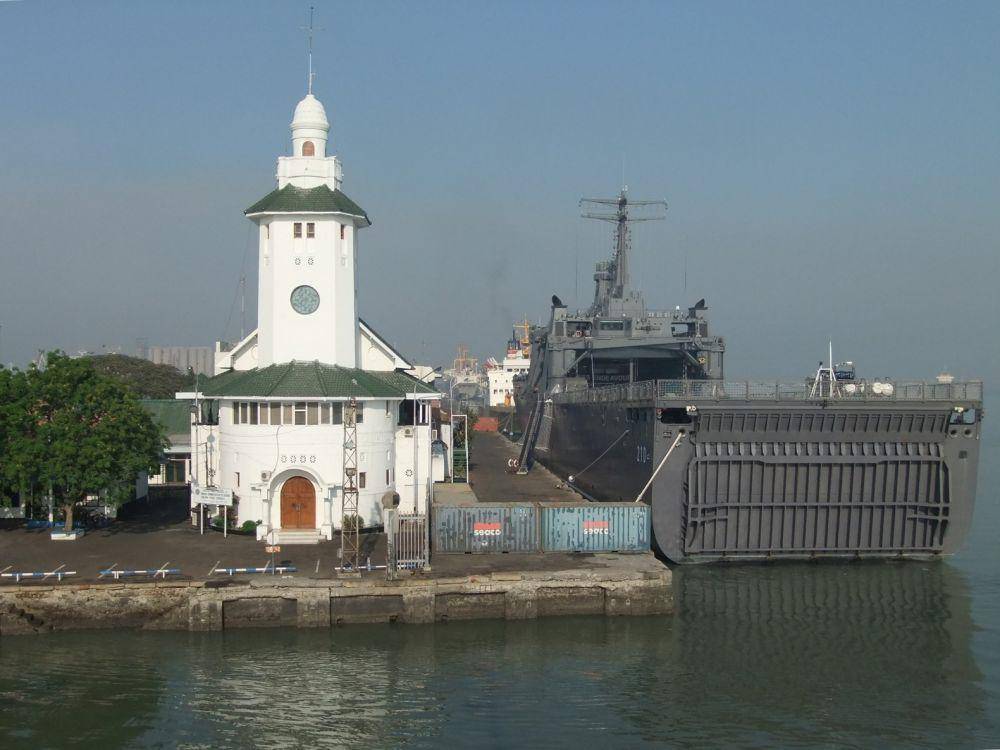 Pelabuhan Ujung, Surabaya, Jawa Timur. ASDP