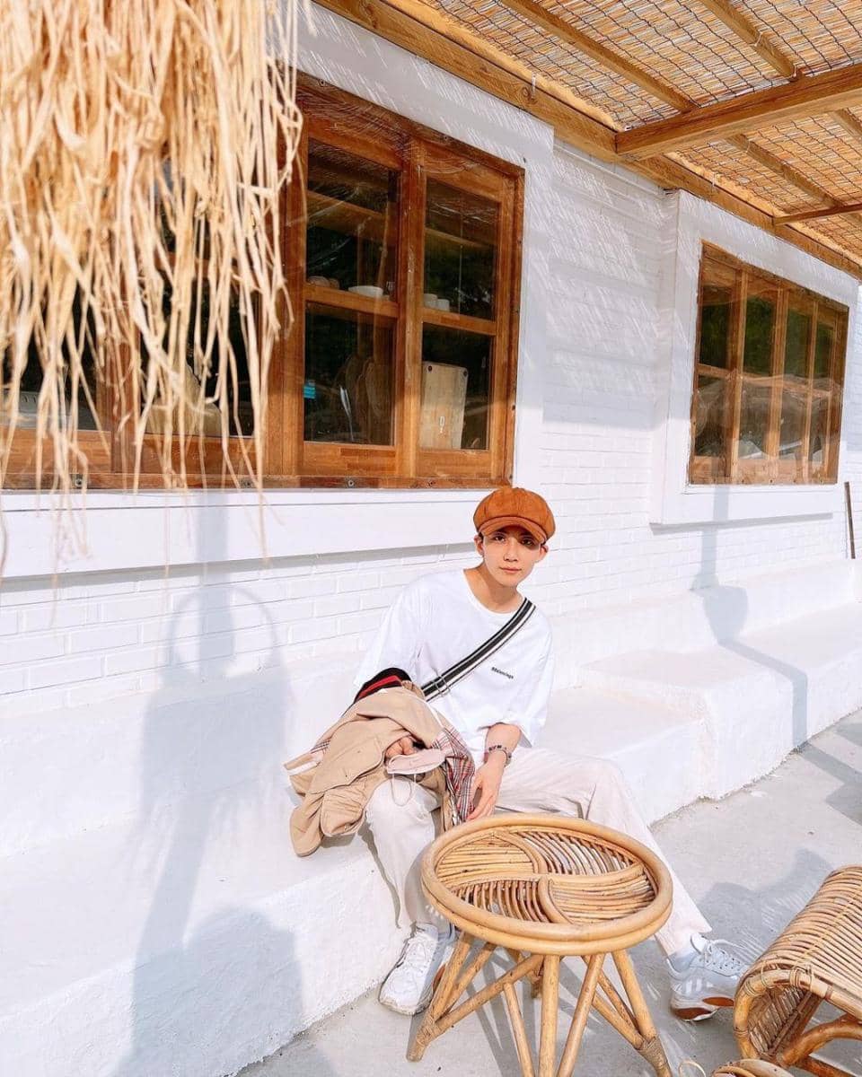 OOTD hangout ala Jeonghan SEVENTEEN (instagram.com/jeonghaniyoo_n)