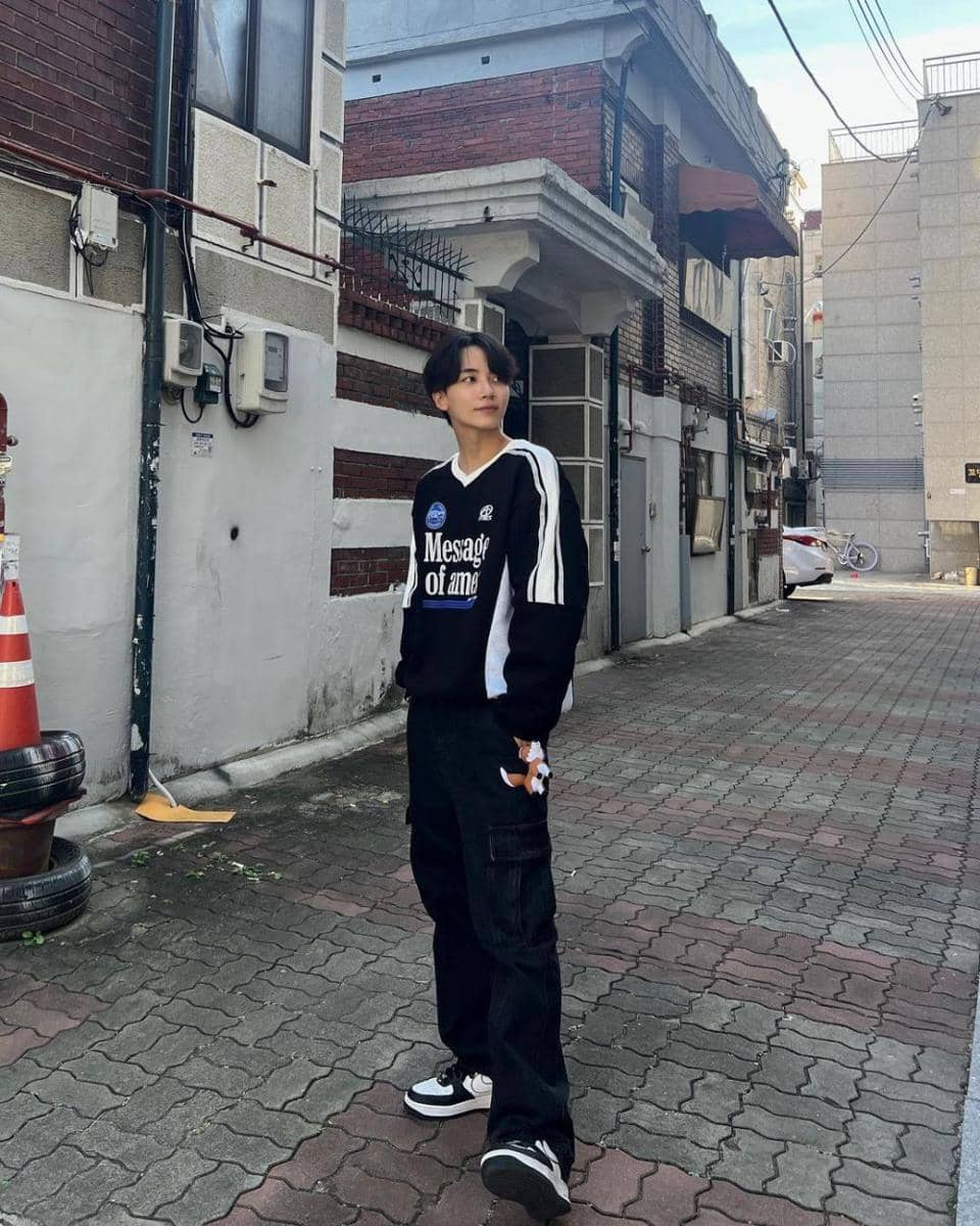 OOTD hangout ala Jeonghan SEVENTEEN (instagram.com/jeonghaniyoo_n)