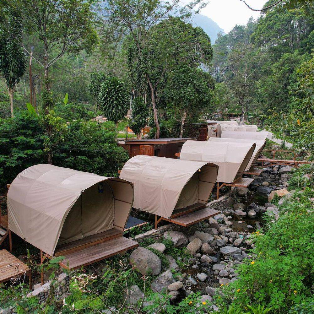 glamping taman kopi guntang (instagram.com/tamankopiguntang)